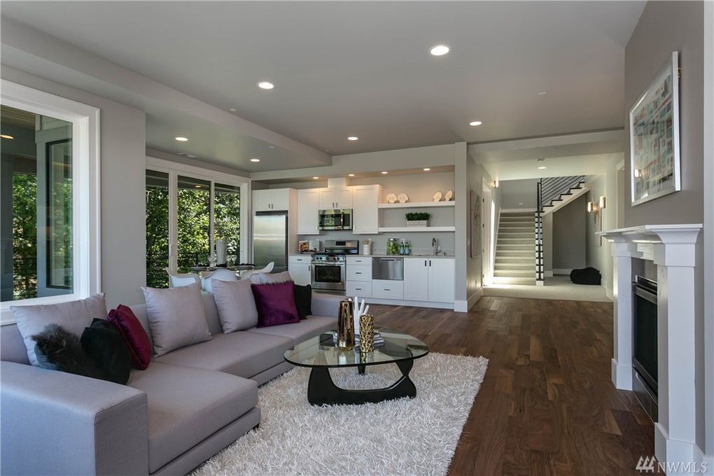 Interior view 11 of China Creek Lot 219.