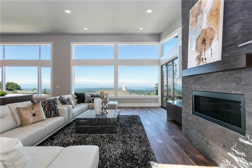 Interior view 4 of China Creek Lot 219.