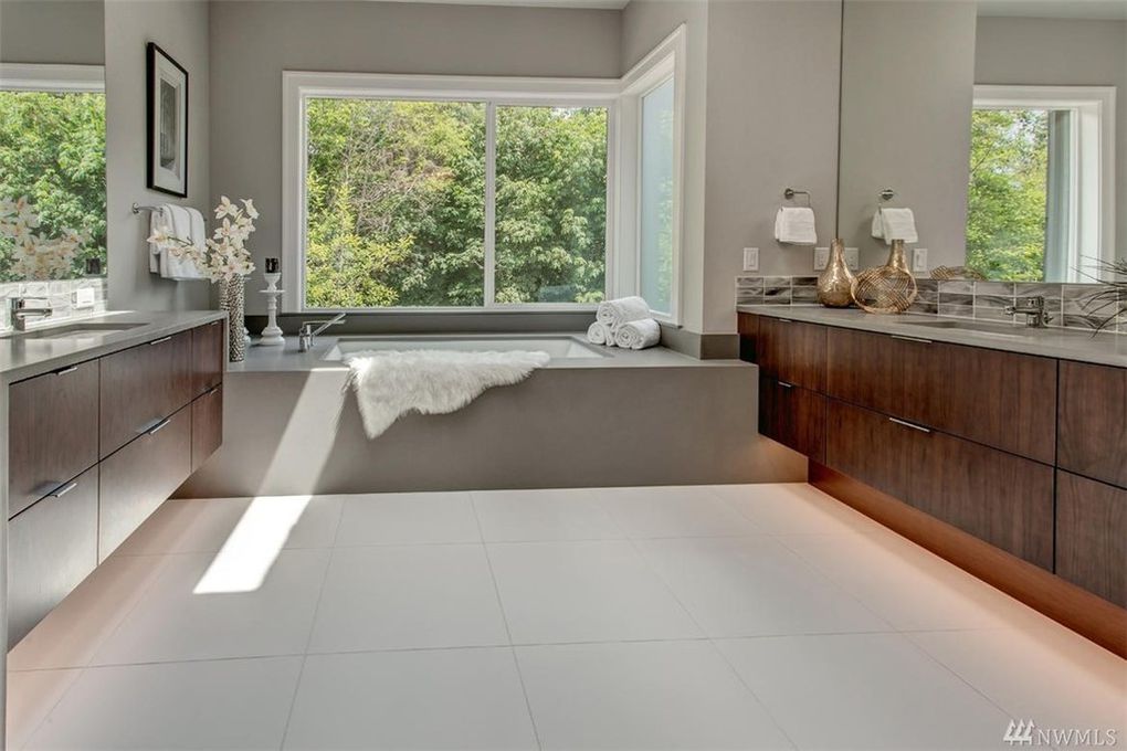 Interior view 8 of China Creek Lot 219.